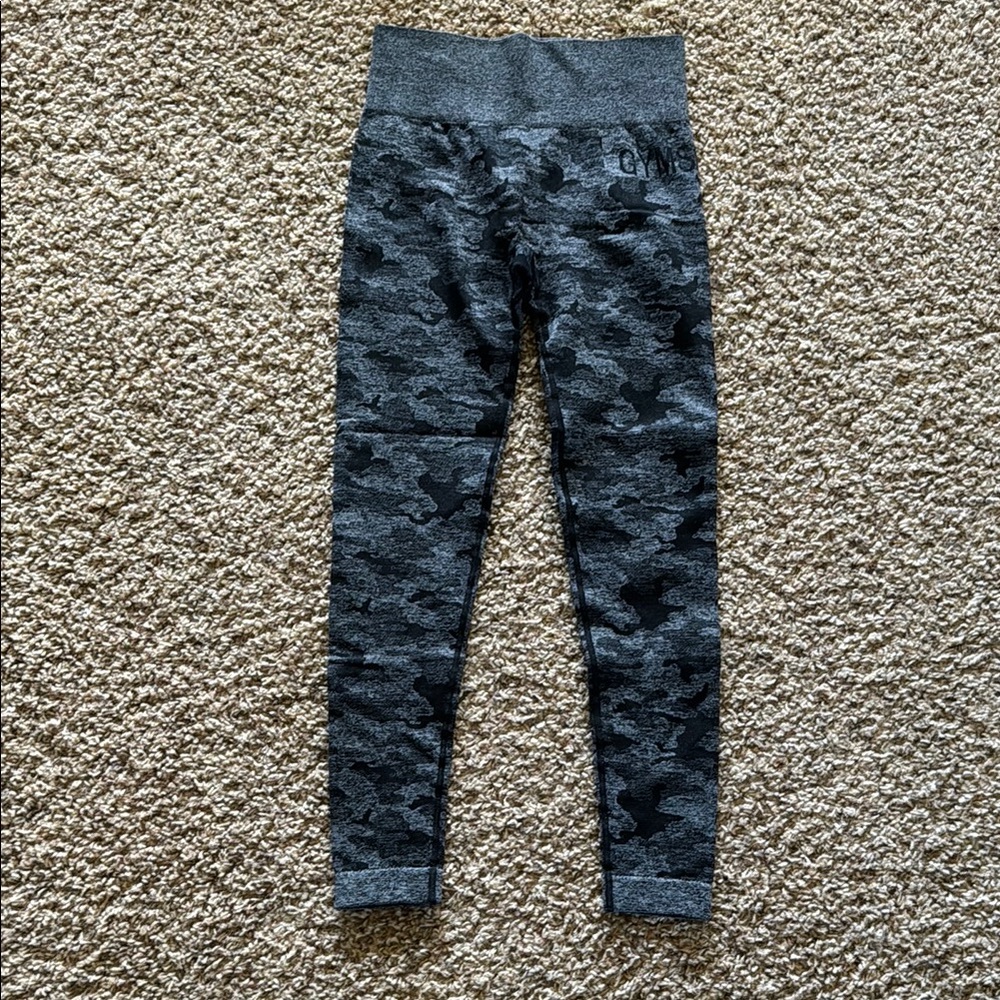 Gymshark women’s camouflage legging likely xs